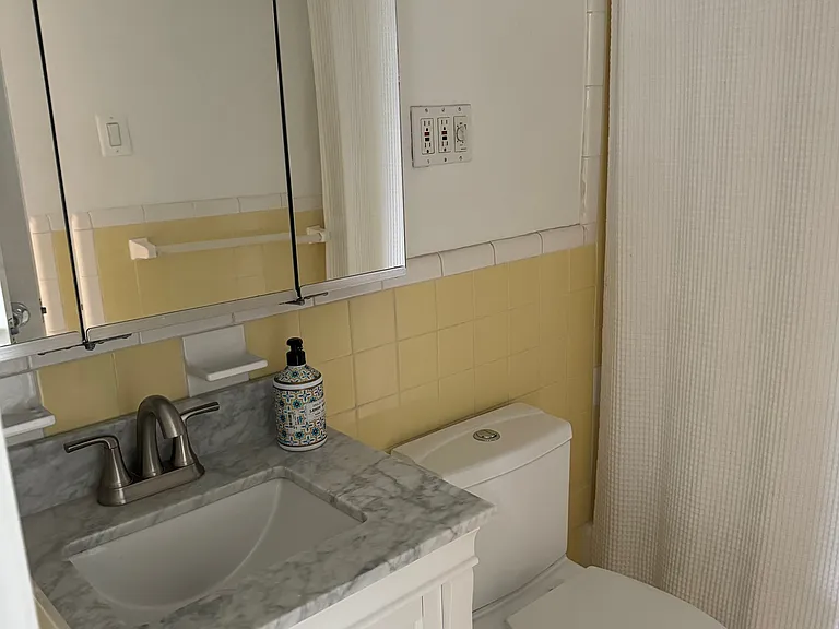 1330 New Hampshire Ave NW — Photo 11