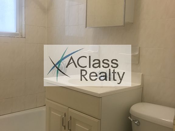 5th image of 3054 37th St