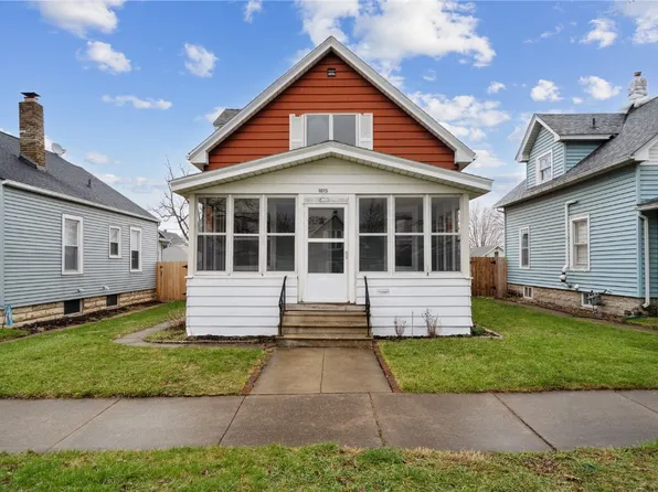 1015 9th St SW, Cedar Rapids, IA 52404