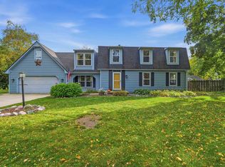 104 Edgevale Cir, Beaver Dam, WI 53916