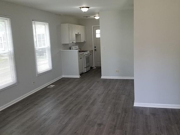 3rd image of 344 Farmington Ln