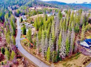 102 Memory Ln, Pinehurst, ID 83850