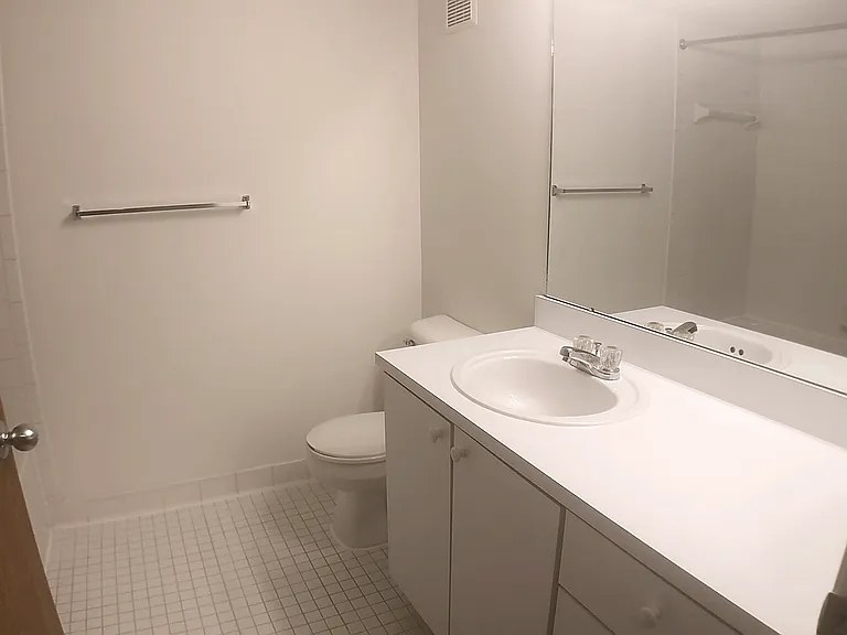 Prentiss Pointe Apartments — Photo 151