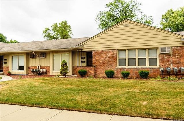 1st image of 410 La Plaza Ct