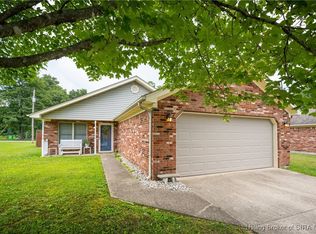 4201 Treesdale Dr, Sellersburg, IN 47172