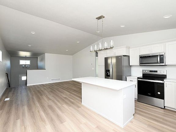 4th image of 1143 60th Ave W