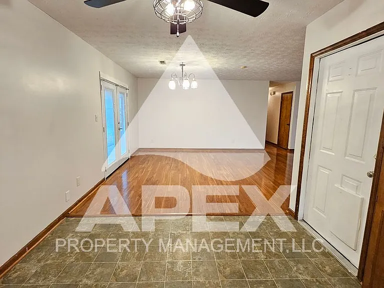 5537 Jericho Ln — Photo 11