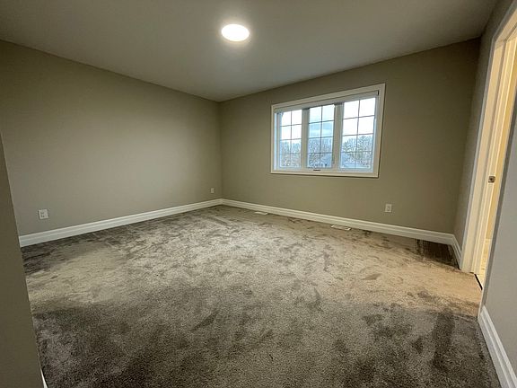 5th image of 131 Aspen Pkwy