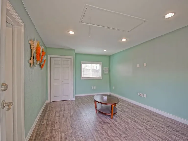 2404 Sebald Ave — Photo 45