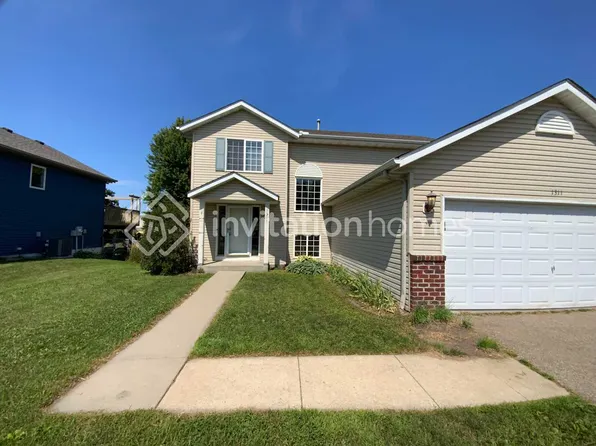 1311 Creekside Dr, Waconia, MN 55387