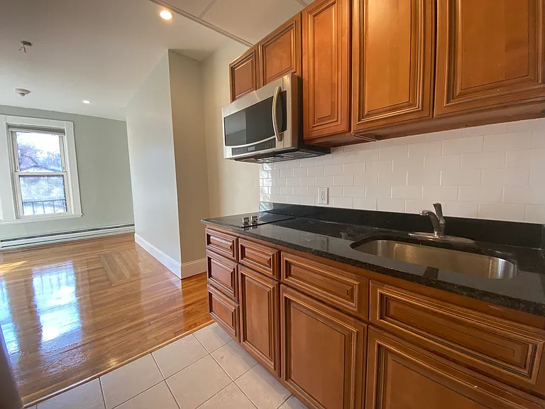 399 Marlborough St #8 — Photo 1