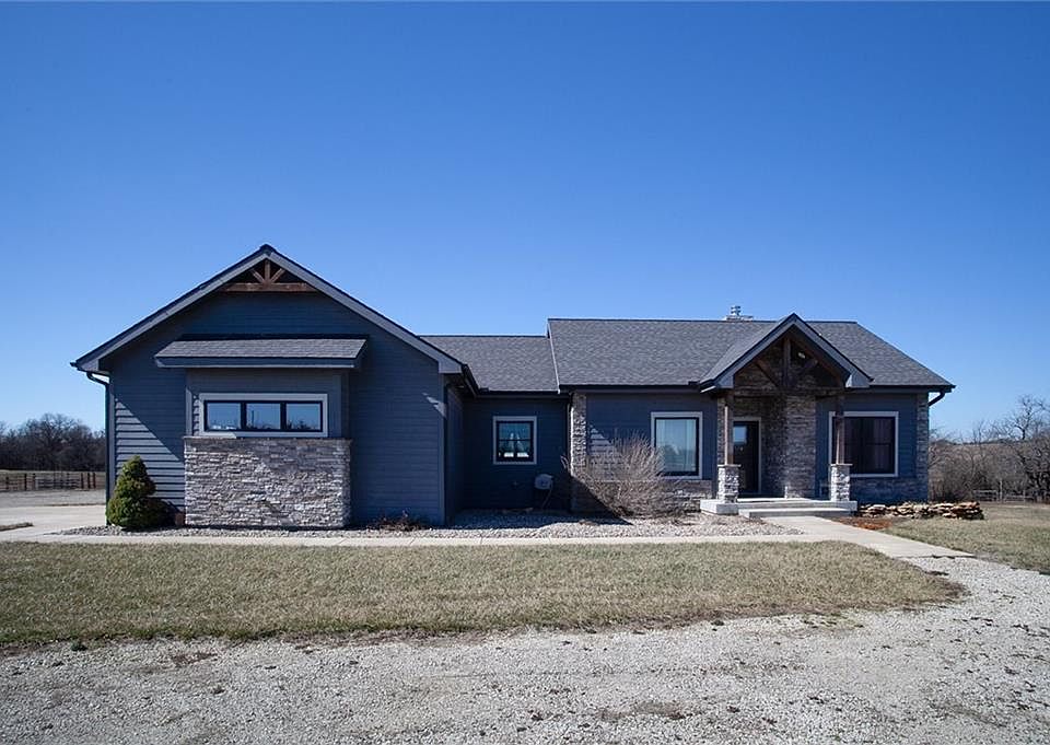 1st image of 537 E 550th Rd