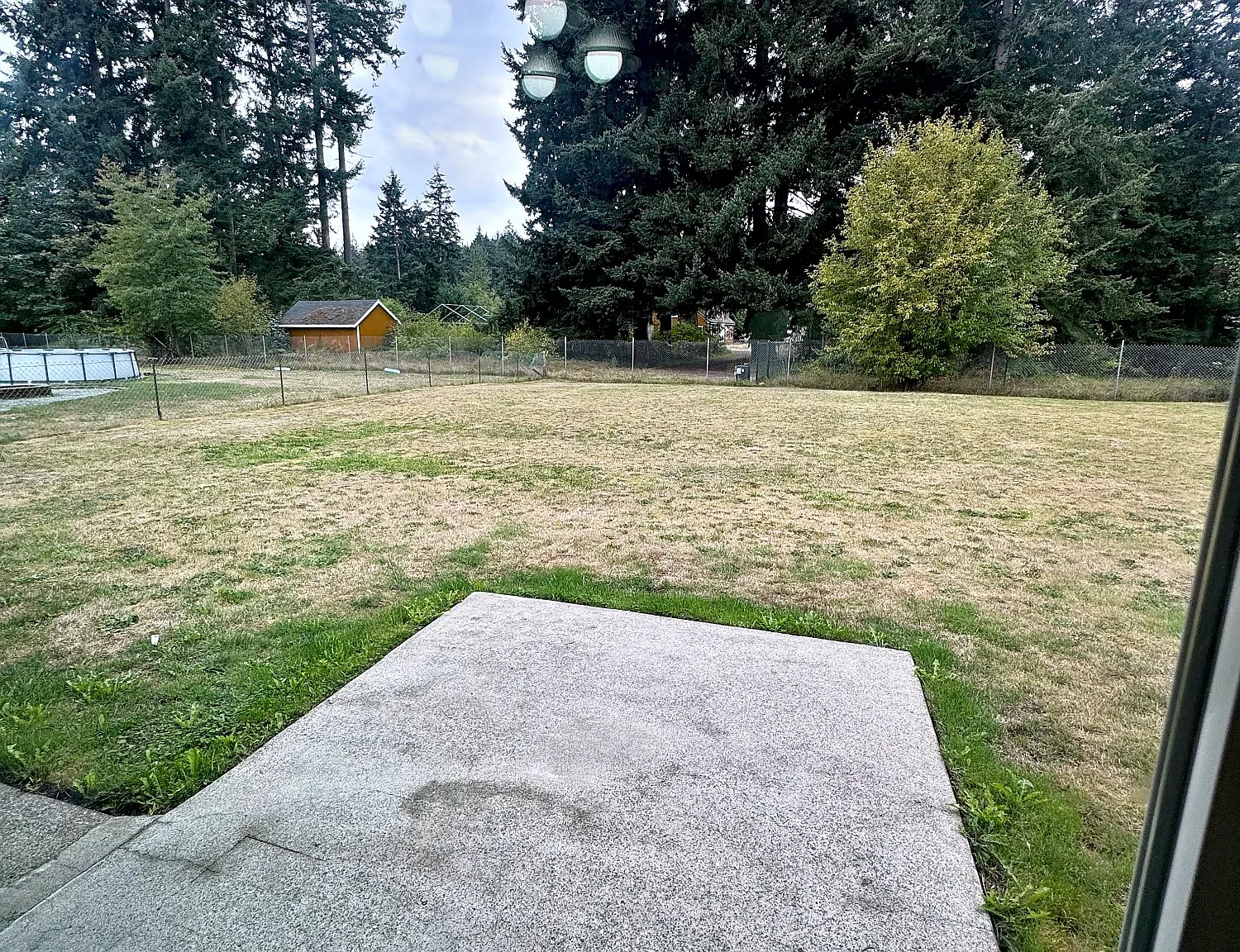 3 bed, 888 sqft, $2,450 — Photo 2