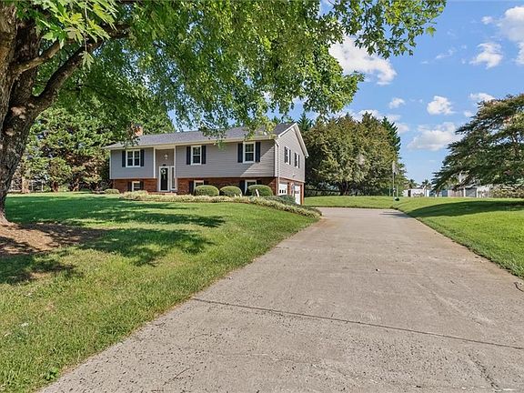 3rd image of 125 Hartley Ln