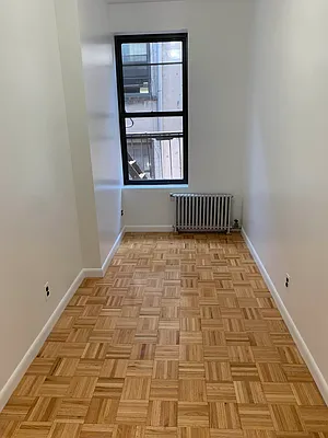 Rented by M.Grossman R.E. Management | media 12