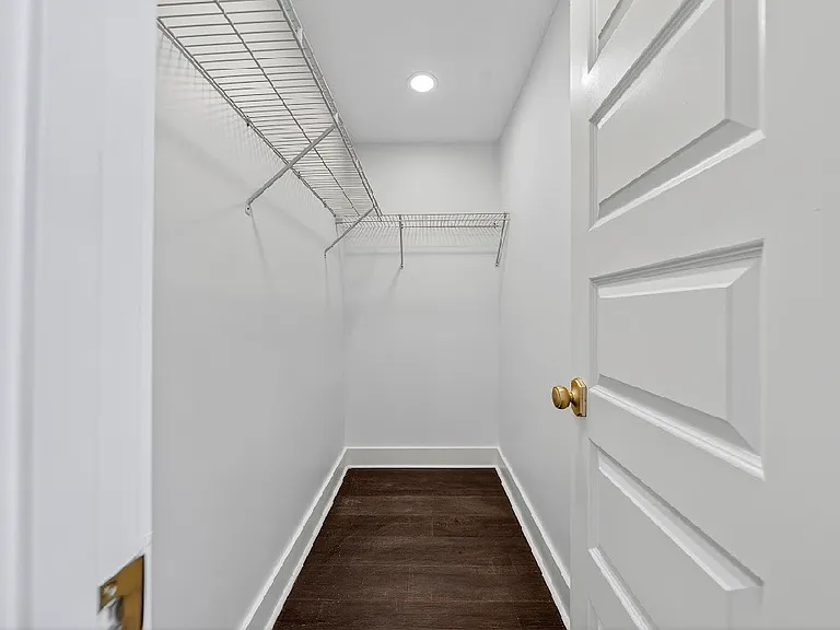 2807 Beacon Ave — Photo 31