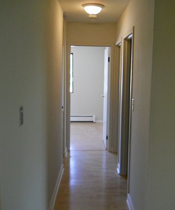 5th image of 845 Westmoreland Dr APT 7