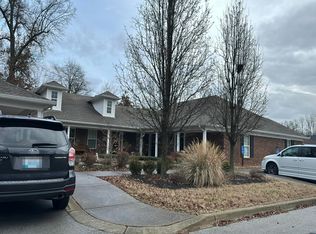 6450 Renate Rd, Louisville, KY 40291