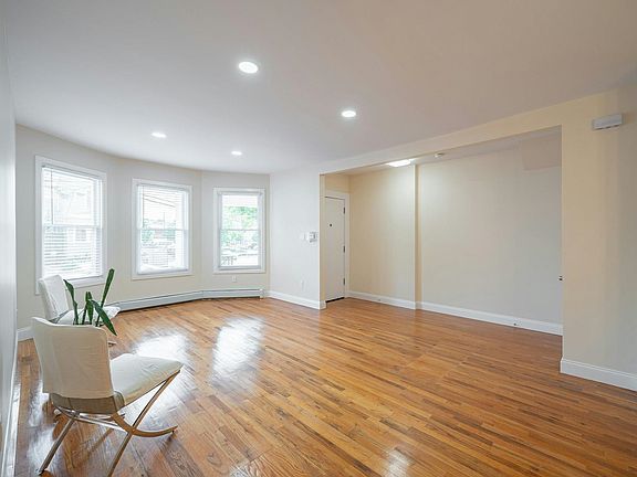 4th image of 162 Glenwood Ave