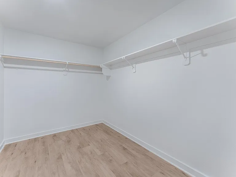 138 S Maroon Ave — Photo 18