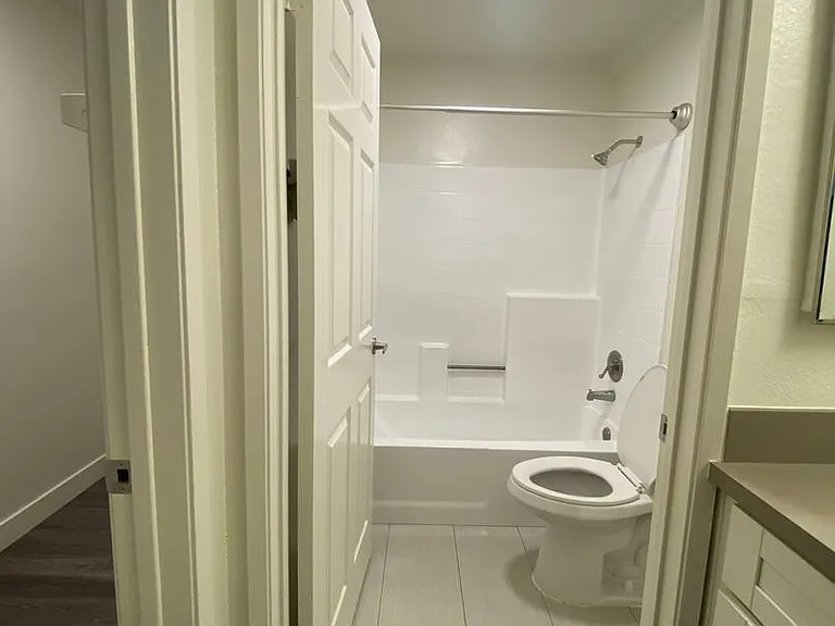 1250 N. June St. Los Angeles CA 90038 — Photo 15