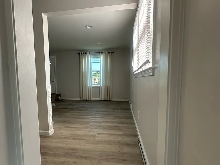 1185 Brighton Rd — Photo 2