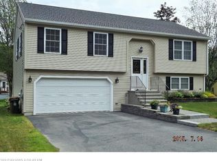 2 Hubbard St, Saco, ME 04072