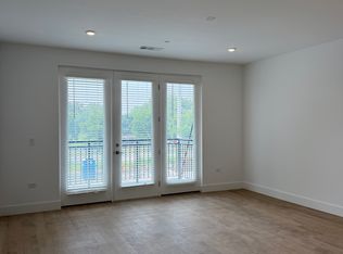 975-77 E 75th St #75-202D, Naperville, IL 60565