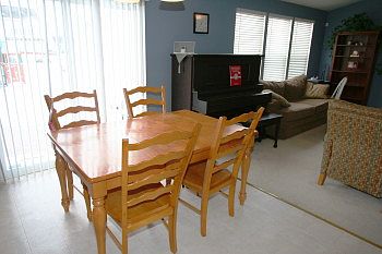 4th image of 7691 Oxford Ct