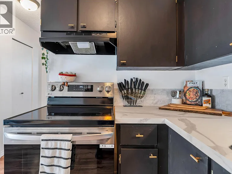 2055 Suffolk Ave #30 — Photo 10