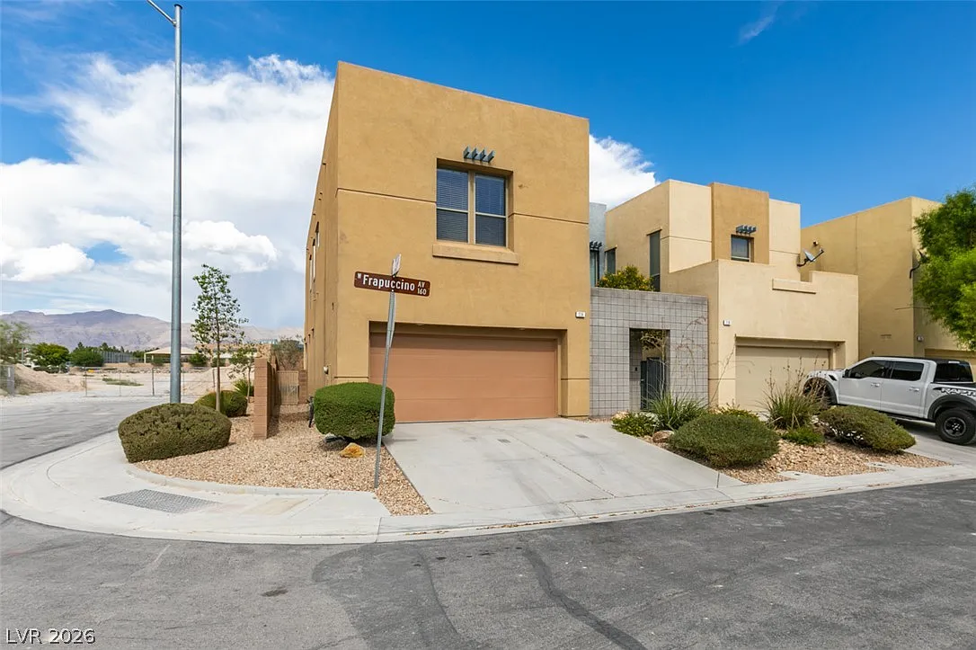 2 bed, 2.5 bath, 2298 sqft, $2,195 — Photo 2