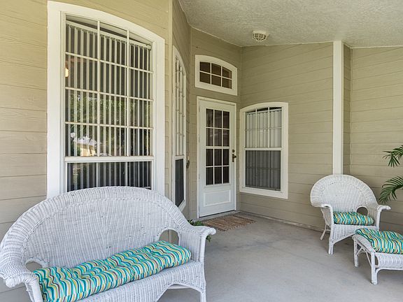 2nd image of 1257 Cypress Bend Cir