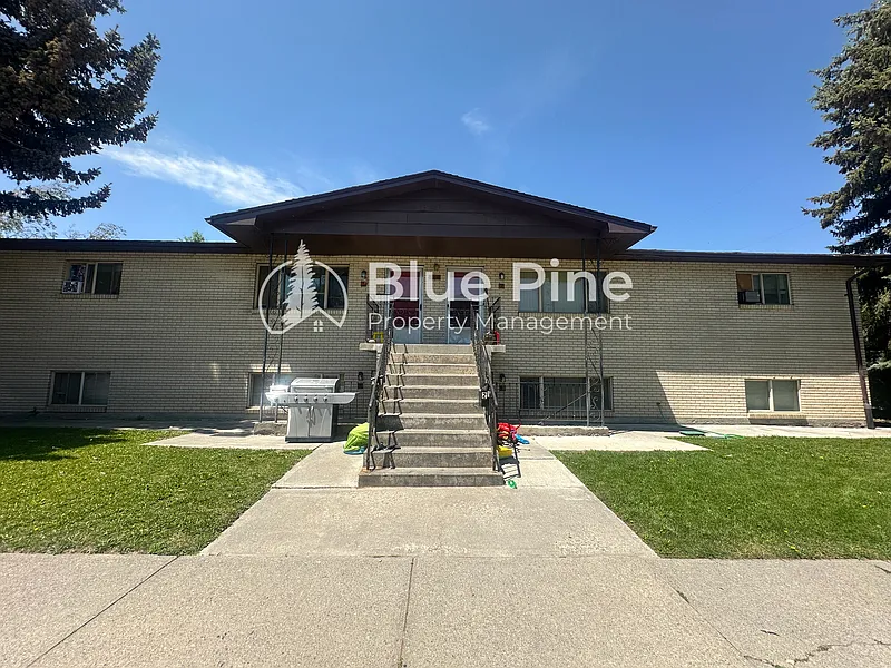 2 bed, 1.0 bath, 800 sqft, $900 — Photo 1