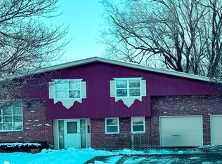 3417 SW 37th St, Topeka, KS 66614