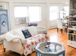 35 E Bay Dr APT 1C, West Islip, NY 11795
