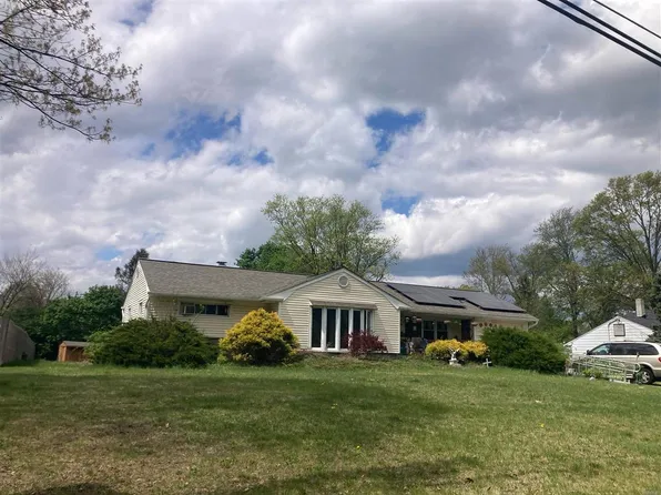 34 Hillview Ave, Franklin Park, NJ 08823