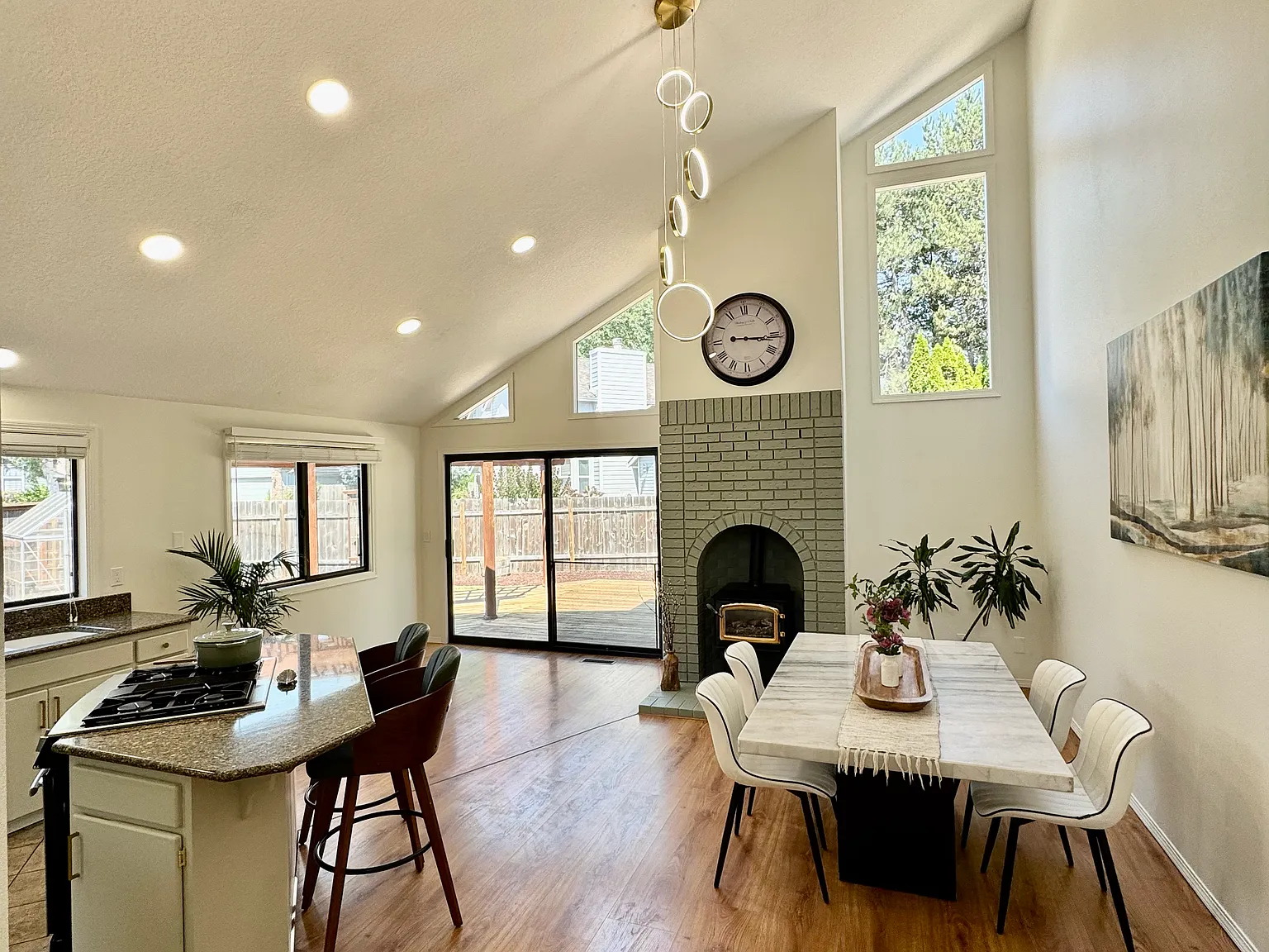 3 bed, 1672 sqft, $2,945 — Photo 3