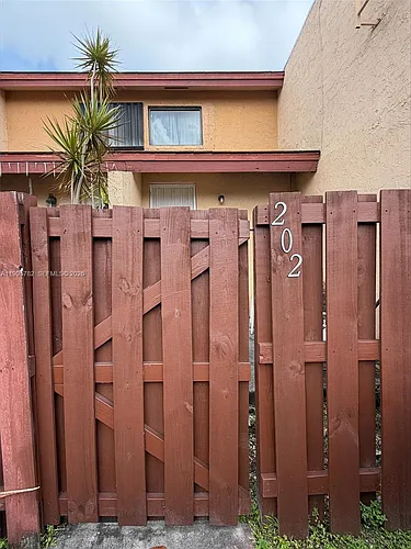 221 W Park Dr #202-3 Photo 1