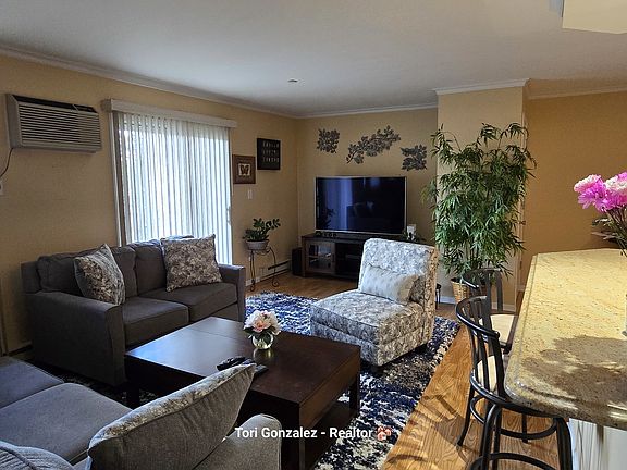 4th image of 1375 Cunat Ct APT 2A