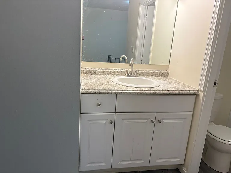 Townhouse Road Apartments — Photo 12