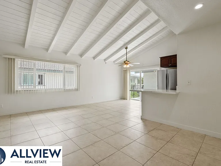203 Oswego Ave — Photo 5