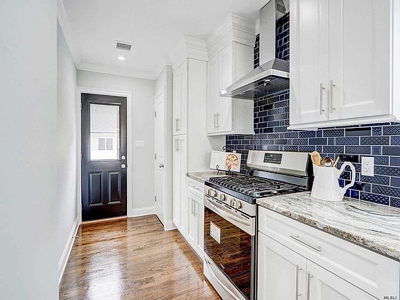 5th image of 621 Albert St
