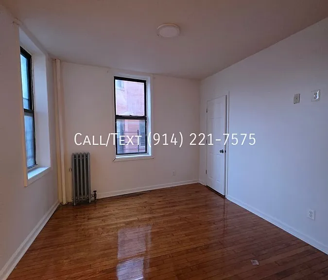 490 S Broadway — Photo 7