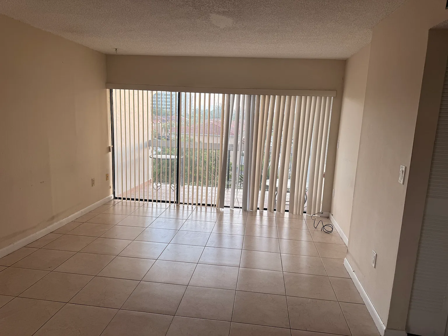 2 bed, 1210 sqft, $2,100 — Photo 3