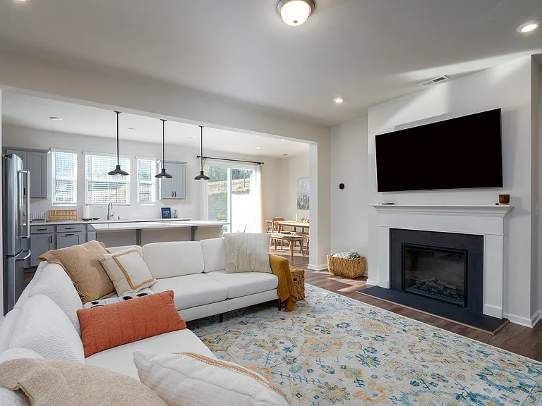 2418 Heathcliff Trl — Photo 3