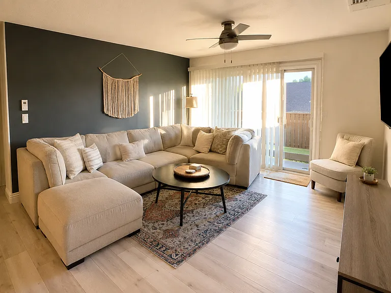 1439 Marchbanks Dr #4 — Photo 1