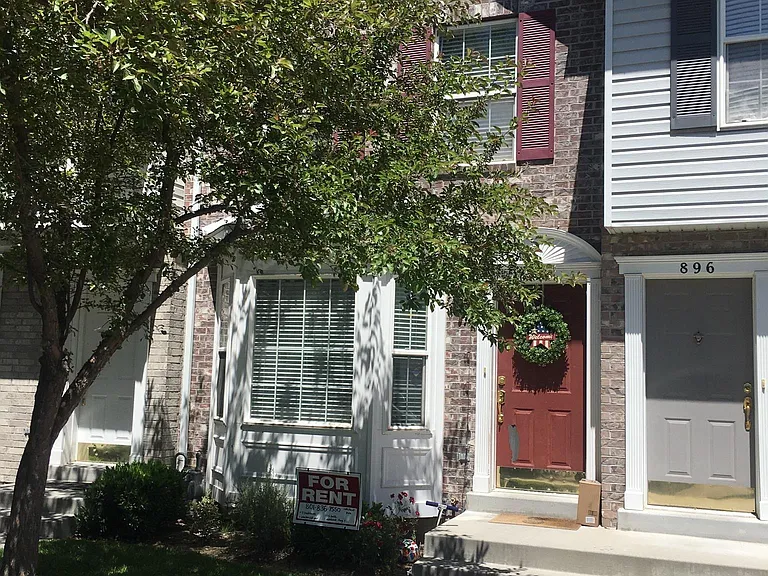 898 Independence Ave — Photo 2