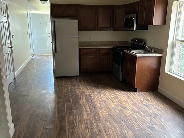 2109 R St SE APT 12, Washington, DC 20020