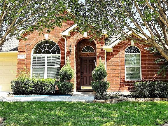 2nd image of 5101 Comstock Cir