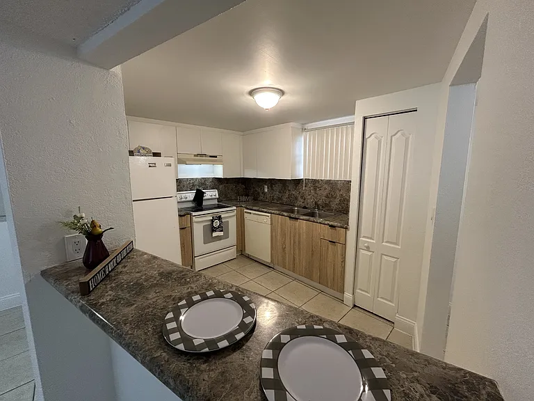 4205 N University Dr #112-1-566 — Photo 5